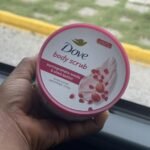 Dove Exfoliating Body Scrub (Shea butter & pomegranate )