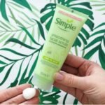 Simple Kind to Skin Smoothing Facial Scrub 75ml