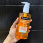 Neutrogena Spot Controlling Facial Wash – 200ml